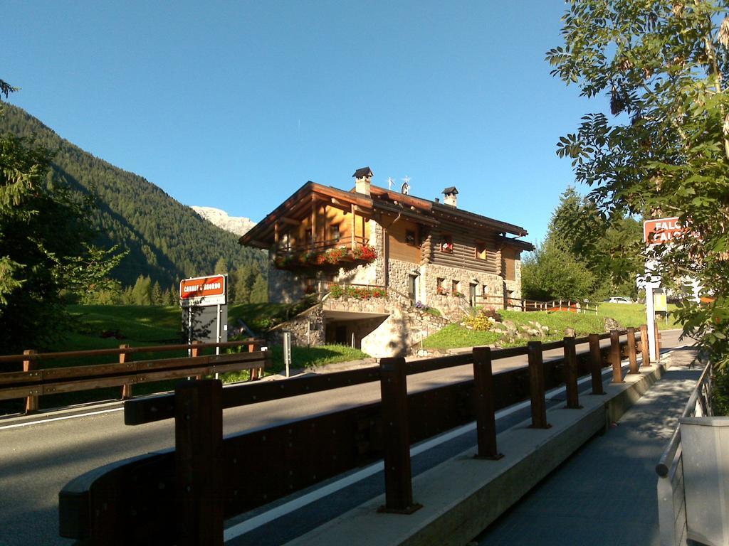 מלון פלקאדה Casa Alpina Sant'Apollinare מראה חיצוני תמונה