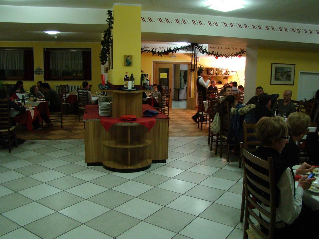 מלון פלקאדה Casa Alpina Sant'Apollinare מראה חיצוני תמונה