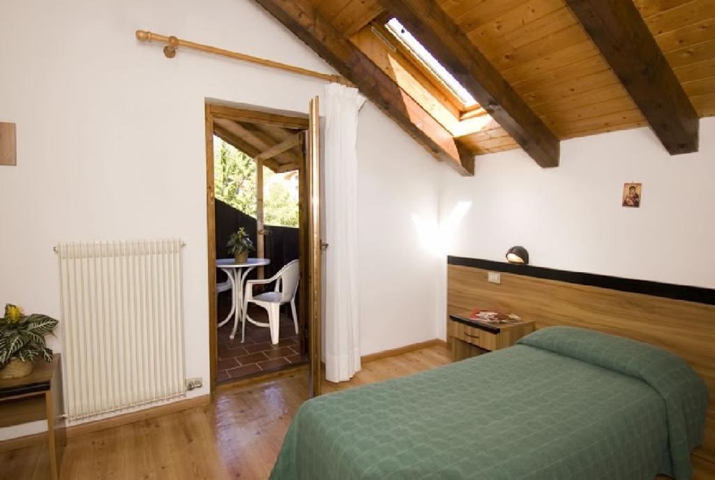 מלון פלקאדה Casa Alpina Sant'Apollinare חדר תמונה