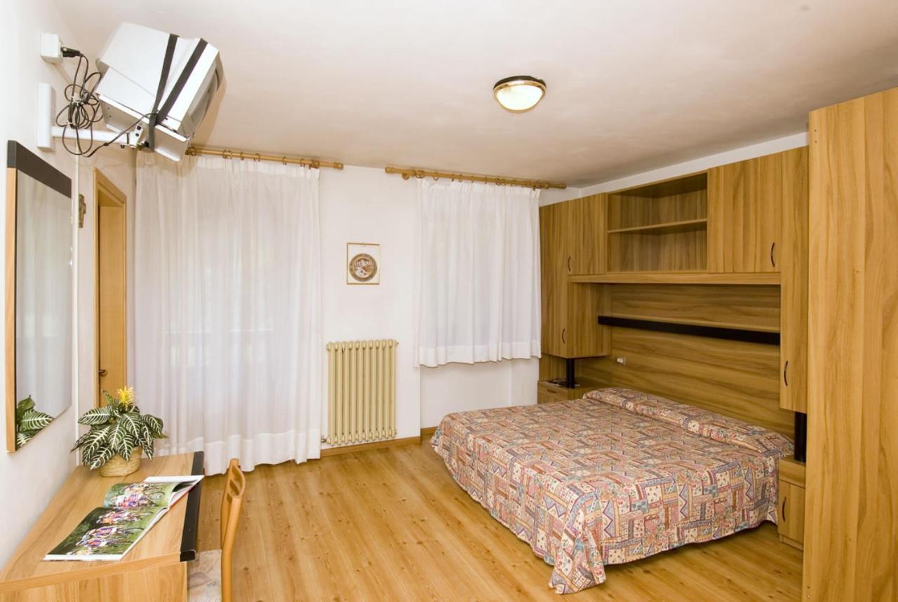 מלון פלקאדה Casa Alpina Sant'Apollinare מראה חיצוני תמונה